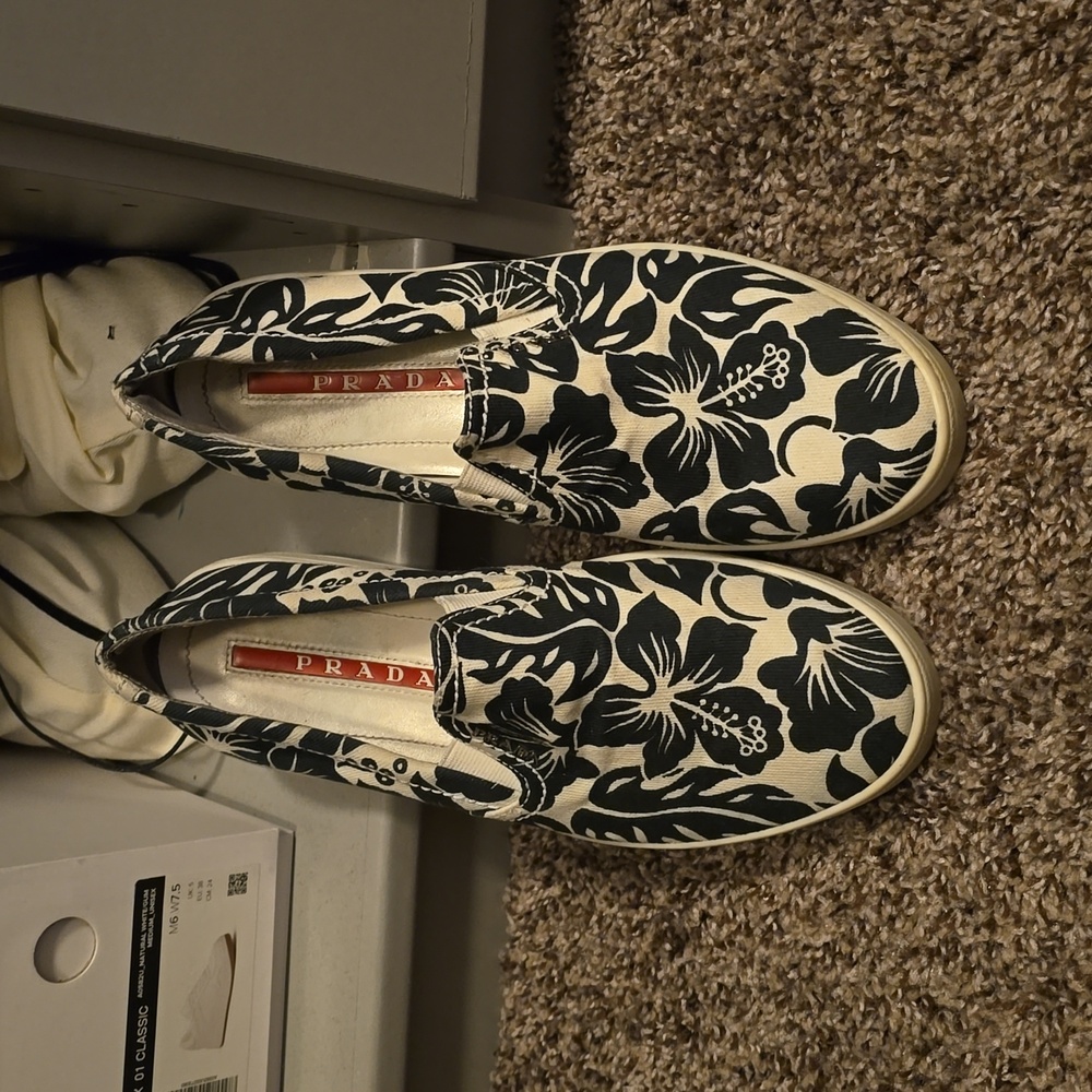 Prada hawaiian 🌺 floral slip ons 7 - Picture 10 of 13